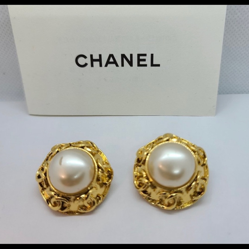 ⭐️ HOLIDAY SALE⭐️24 HOURS ONLY! Authentic Chanel earrings